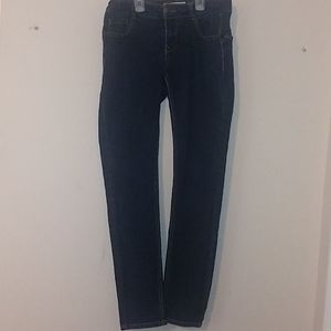 Womens pairs blue jeans